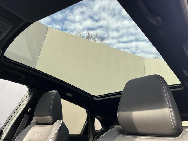 Nissan QASHQAI 1.5 ePower N-Design / Panoramadak / 360° Camera / Apple Carplay & Android Auto / Navigatie full map / Stuur- en Stoelverwarming / Voorruit Verwarming / Keyless Entry & Start / Adaptieve Cruise Control / Climate Control / Alcantara Bekleding /