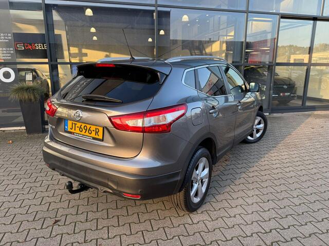 Nissan QASHQAI 1.6 Tekna 17" *Trekhaak & Stoelverwarming*