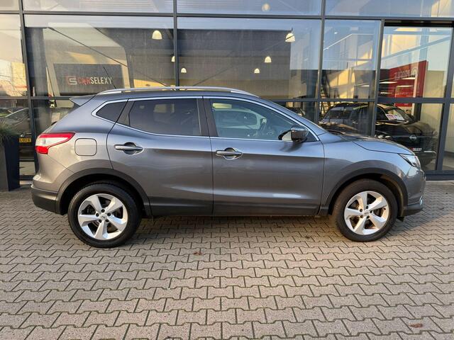 Nissan QASHQAI 1.6 Tekna 17" *Trekhaak & Stoelverwarming*