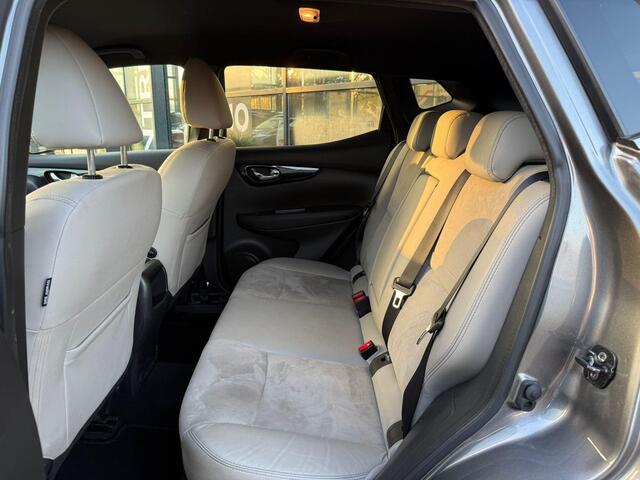 Nissan QASHQAI 1.6 Tekna 17" *Trekhaak & Stoelverwarming*