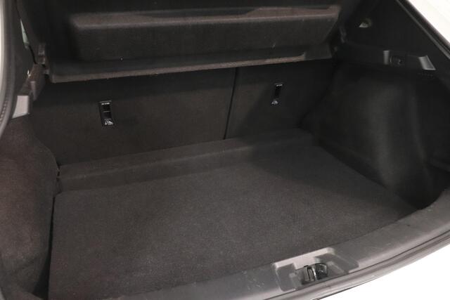 Nissan QASHQAI 1.3 DIG-T N-Connecta | Camera | Navigatie | Voorruitverwarming | Trekhaak | All season banden | AppleCarplay AndroidAuto |