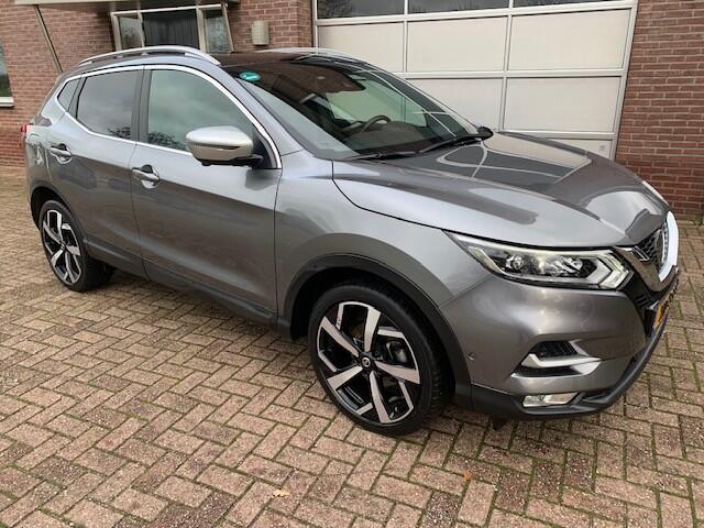 Nissan QASHQAI 1.3 DIG-T Tekna + Trekhaak / Panoramadak / Leer