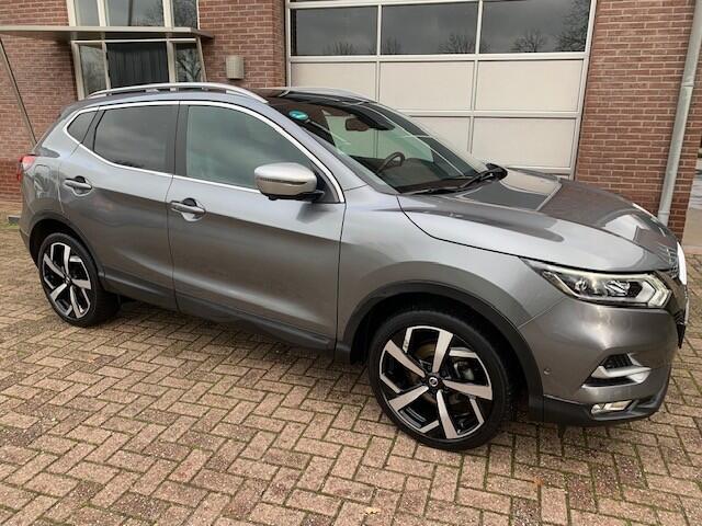 Nissan QASHQAI 1.3 DIG-T Tekna + Trekhaak / Panoramadak / Leer