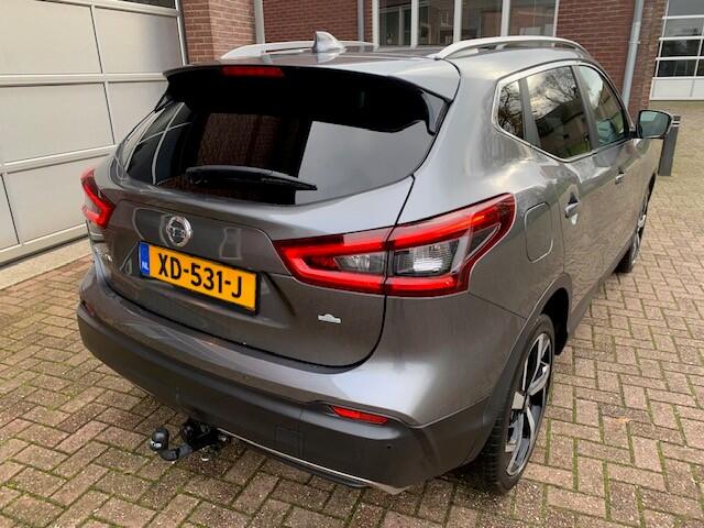 Nissan QASHQAI 1.3 DIG-T Tekna + Trekhaak / Panoramadak / Leer