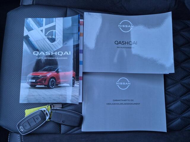 Nissan QASHQAI 1.3 MHEV Xtronic Tekna Plus Automaat / Fabrieksgarantie tot 04-2028<100.000 / Dealer onderhouden / Panoramadak / Elektrische achterklep / Head Up Display / Rondomzicht camera / Stoelen met massage functie /