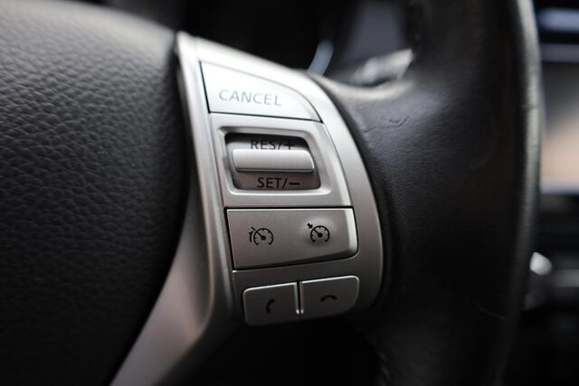 Nissan QASHQAI 1.2 N-Connecta 360-CAMERA CRUISE NAVI DAB LANE-ASSIST ELEC-SPIEGELS 2XPDC 18''LMV NAP