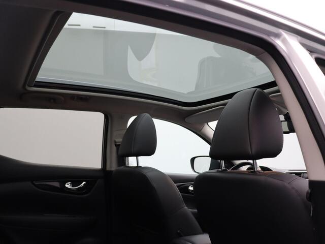 Nissan QASHQAI 1.6 Tekna | Panoramadak | Navigatie | Lederen bekelding | Climate Control | Rondomzicht camera | Trekhaak | Elektrisch verstelbare best. stoel | Stoelverwarming |