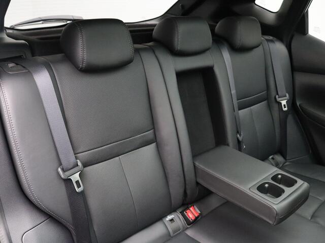 Nissan QASHQAI 1.6 Tekna | Panoramadak | Navigatie | Lederen bekelding | Climate Control | Rondomzicht camera | Trekhaak | Elektrisch verstelbare best. stoel | Stoelverwarming |