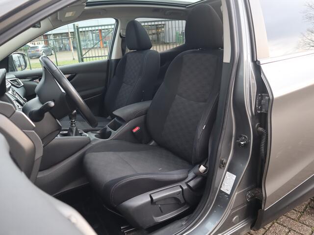 Nissan QASHQAI 1.2 N-Connecta / Trekhaak / Panoramadak