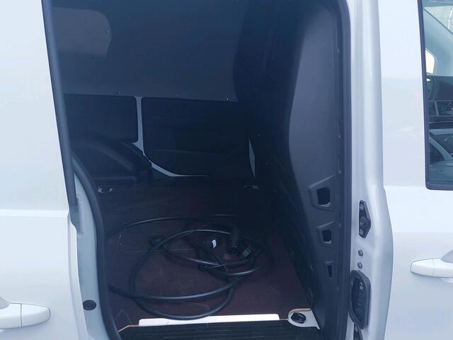 Nissan Townstar Tekna L1 45 kWh Laad ruimte voorzien van vloer plaat en wandbekleding