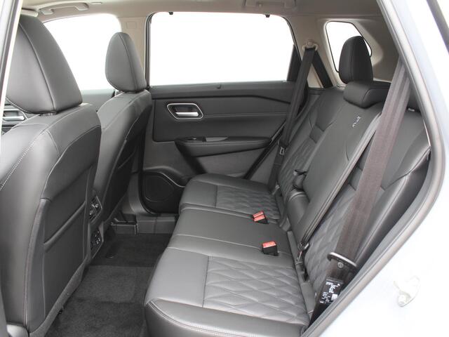 Nissan X-TRAIL 1.5 e-4orce Tekna Plus 4WD 7p. /** ¤13.000,- Nissan Voorraadvoordeel! ** / Nieuw uit Voorraad Leverbaar / 1800 KG Trekgewicht / Navigatie + Apple Carplay/Android Auto / Lederen Bekleding /