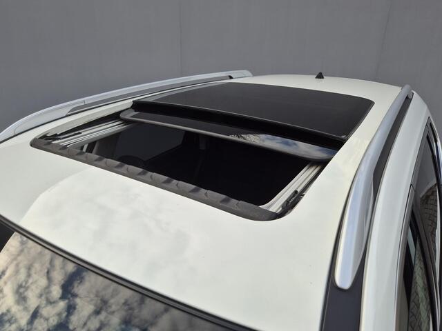 Nissan X-TRAIL 1.6 DIG-T N-Connecta / 1800kg Trekgewicht / afn. Trekhaak / Glazen schuif- en kanteldak / Elektrische achterklep / Stoelverwarming / Keyless Entry/Start / Rondomzicht camera / Navigatie / Cruise control /