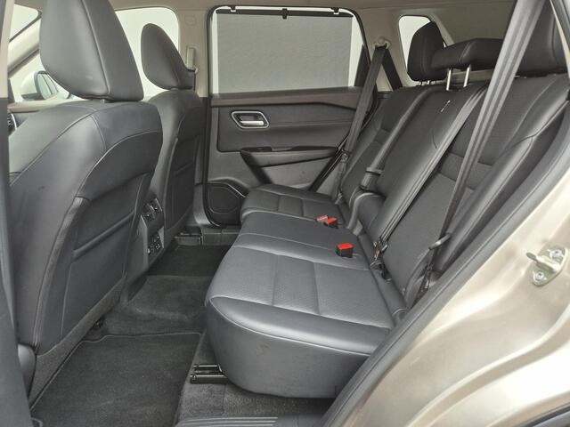 Nissan X-TRAIL 1.5 e-4orce Tekna 4WD Automaat / Fabrieksgarantie tot 06-2027 / Allseason banden / HUD / Elektrische achterklep / Trekgewicht 1800 kg / Stuur-, Stoel en Achterbank verwarming / Adaptief CC / Rondomzicht camera /