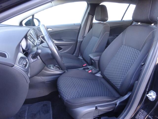 Opel ASTRA Sports Tourer 1.2 Business Edition Navi / Trekhaak / Cruise control / Led