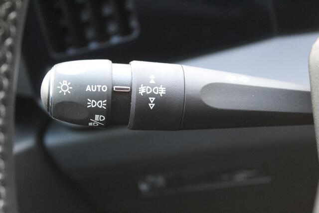 Opel ASTRA Sports Tourer 1.2 Turbo GS Line , 130 pk Automaat Climate control , Cruise control , Stoelverwarming , Bluetooth LED dag rijverlichting , AGR Stoel