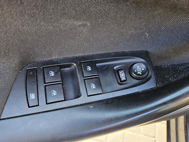 Opel ASTRA Sports Tourer 1.4 Edition (versnellingsbak probleem)