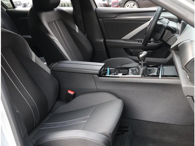 Opel ASTRA GS 130PK | AppleCarPlay/AndroidAuto | 360° Camera | Keyless entry & Start | Navigatie | Stoel/Stuur verwarmd | AGR Bestuurdersstoel | Adaptive CruiseControl | Two-Tone |