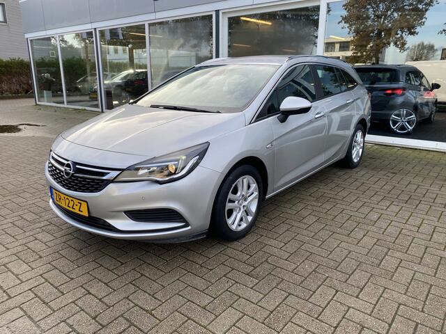 Opel ASTRA Sports Tourer 1.0 Turbo Business+ 50% deal 5975,- ACTIE Sportstoelen / Navi / Clima / Cruise / Telefoon