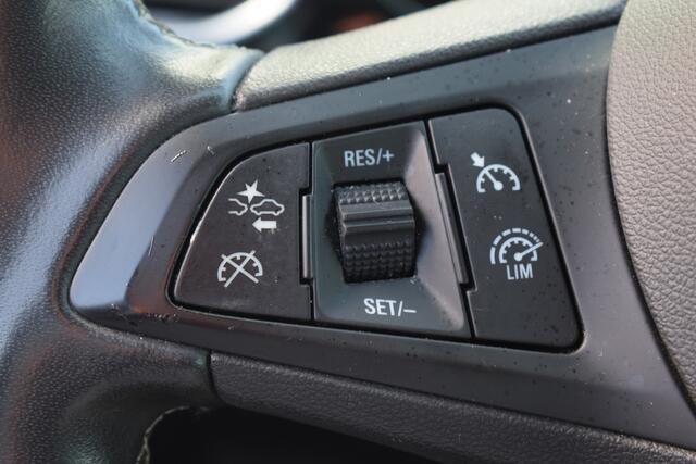 Opel ASTRA Sports Tourer 1.2 Design & Tech//Navi//Camera!!