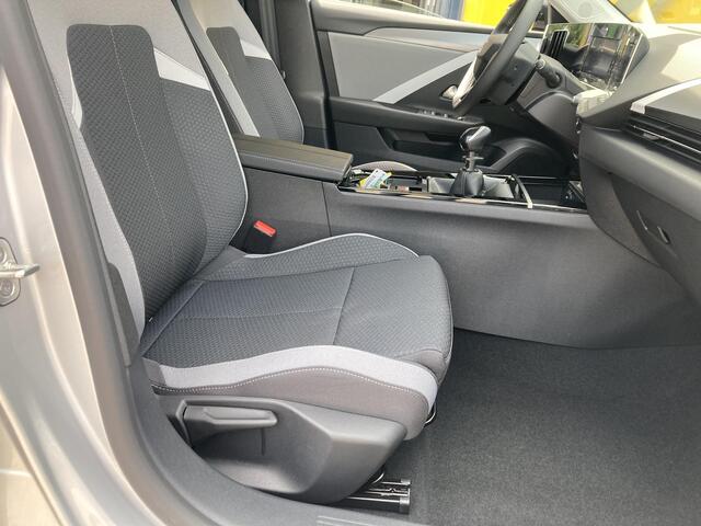 Opel ASTRA Sports Tourer 1.2 Turbo Business Edition 110 pk | Navigatie | Adaptive Cruise control | Stoel + stuurwielverwarming | Achteruitrijcamera |