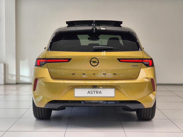 Opel ASTRA 1.2 Turbo Hybrid Ultimate Automaat | Head-up Display | Panoramisch Schuif/Kanteldak | Navigatie | Keyless Entry | AGR Comfortstoelen |