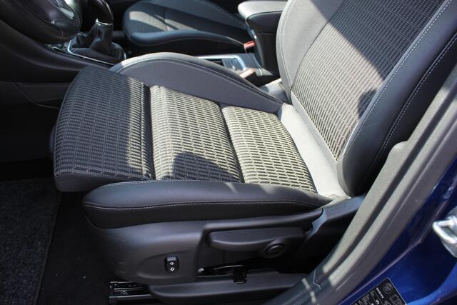 Opel ASTRA Sports Tourer 1.2 110pk Elegance Climate control , Camera , Cruise control , Stoel en stuur verwarming Bluetooth , LED dagrijverlichting ,