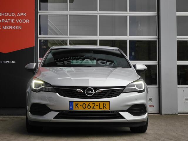 Opel ASTRA 1.2 Elegance | Stoel en stuurverwarming | Navigatie | Parkeersensoren voor en achter | Trekhaak | Led | Achteruitrijcamera | Lichtmetalen velgen | Keyless entry en start