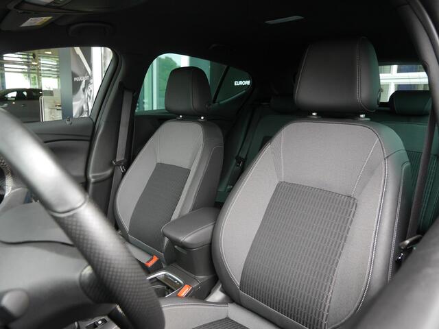 Opel ASTRA 1.2 Elegance | Stoel en stuurverwarming | Navigatie | Parkeersensoren voor en achter | Trekhaak | Led | Achteruitrijcamera | Lichtmetalen velgen | Keyless entry en start