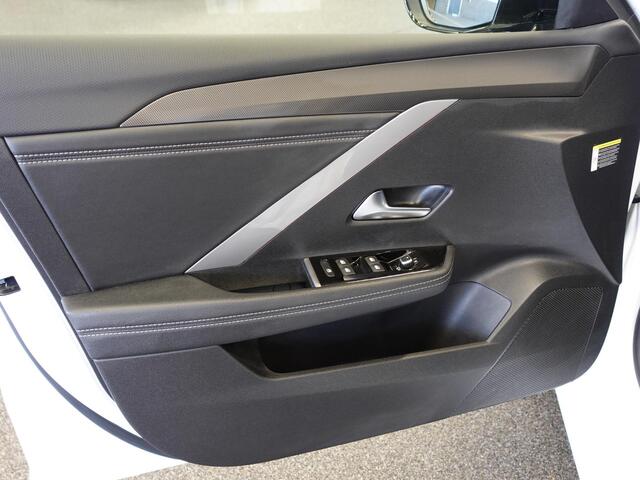 Opel ASTRA 1.2 GS Line Automaat Opel Astra 1.2 GS Line | Climate control | Adaptive cruise control | LED | Voorstoelen verwarmd | Stuurwiel verwarmd | Achteruitrij camera 360* | Sfeer verlichting | Apple carplay/ Andriod auto