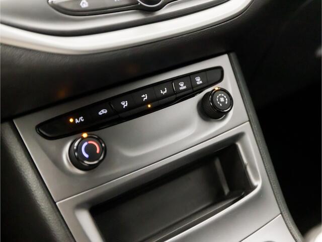 Opel ASTRA 1.0 Turbo Sport (APPLE CARPLAY, NAVIGATIE, GETINT GLAS, LM VELGEN, SPORTSTOELEN, PARKEERSENSOREN, LM VELGEN, CRUISE, NIEUWE APK, NIEUWSTAAT)
