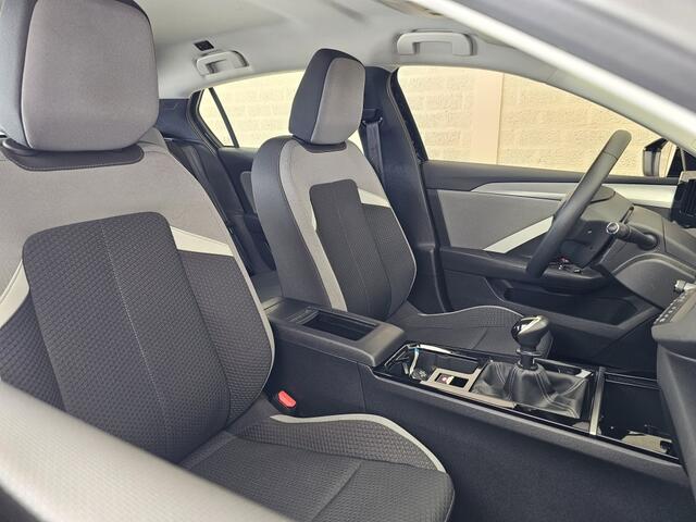 Opel ASTRA 1.2 Level 2