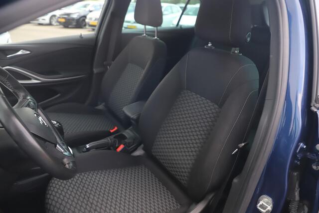 Opel ASTRA Sports Tourer 1.2 Edition 131PK Navigatie Carplay Android 16 inch LMV Airco Cruise Control Getint Glas