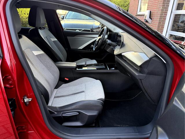 Opel ASTRA Sports Tourer 1.2 130pk Level 4 17''Lmv, Trekhaak, Camera, App Connect