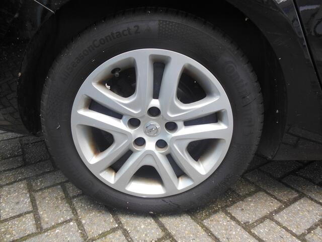 Opel ASTRA Sports Tourer 1.2 Edition Staat in De Krim