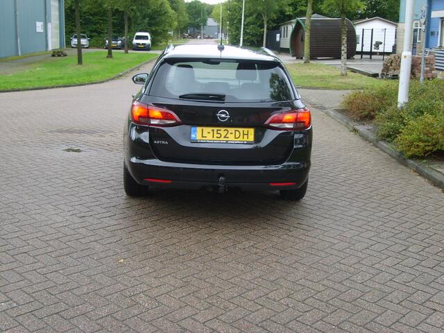 Opel ASTRA Sports Tourer 1.4 Business Elegance Automaat