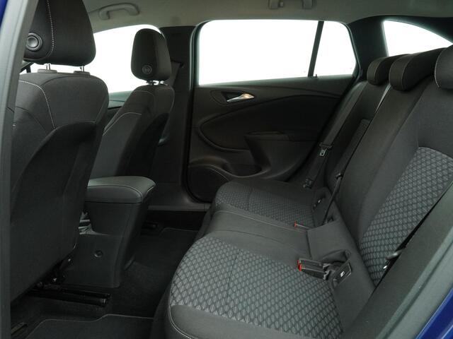 Opel ASTRA Sports Tourer 1.2 Edition - Navigatie - Trekhaak - Parkeersensoren V+A & Camera