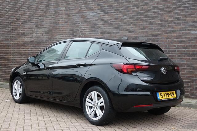 Opel ASTRA 1.2 Business Edition, zwart, 5 deurs, navigatie, prachtige auto! Nieuwe distributie!