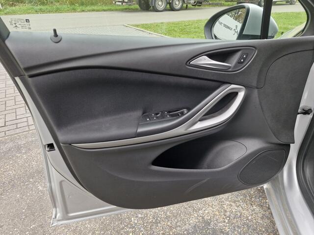 Opel ASTRA 1.2 Edition