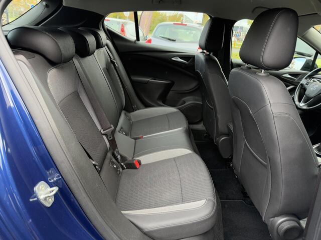 Opel ASTRA 1.2 Blitz Elegance 1e Eigenaar,Navi,Camera,131pk,Clima,Cruise,Lm velgen,6 Bak,Pdc V+A,Apk tot 08-2027