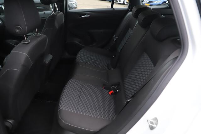Opel ASTRA Sports Tourer 1.2 Edition 110PK Navigatie Carplay Android Airco Cruise Bluetooth Parkeersensor