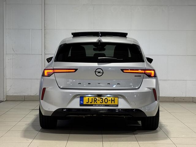 Opel ASTRA Ultimate 1.6 HYbrid PHEV 180pk e-EAT8 | SCHUIF/KANTELDAK | TREKHAAK | 360° CAMERA | BLACK PACK | ALCANTARA/LEDER | ADAPTIVE CRUISE | STOEL+STUURVERW. |