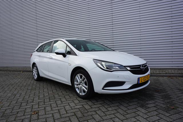 Opel ASTRA Sports Tourer 1.6 CDTI Online Edition Airco / Cruise / Navi / Elektr. ramen / Trekhaak / Lm velgen