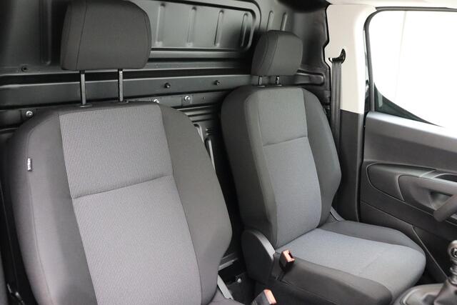 Opel COMBO 1.5 BlueHDi 100 S&S L1 | Apple Carplay/Android auto | Camera | Trekhaak voorbereiding | Laadruimte afwerking | Cruise control | Snel leverbaar!