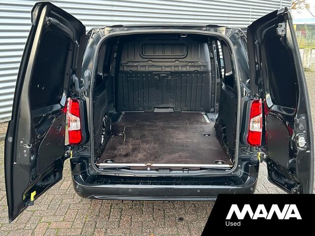 Opel COMBO 1.5D 131PK L2H1 Lang Automaat Carplay sensoren Navigatie Leder / verwarmt stuur