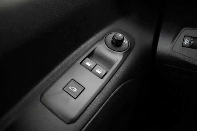 Opel COMBO 1.5 BlueHDi 100 S&S L1 | NIEUW | Apple Carplay | Achteruitrijcamera | Houten laadruimte afwerking | Android Auto | Trekhaak |