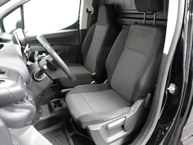 Opel COMBO 130PK Automaat L1H1 Apple Carplay Cruise control Trekhaak Parkeersensoren Stuurwielverwarming