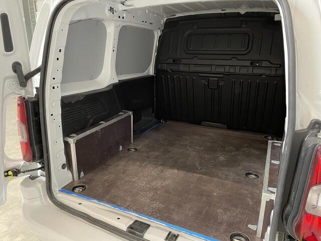 Opel COMBO 130pk L1 Automaat Apple Carplay Trekhaak Parkeersensoren Airco Cruise control