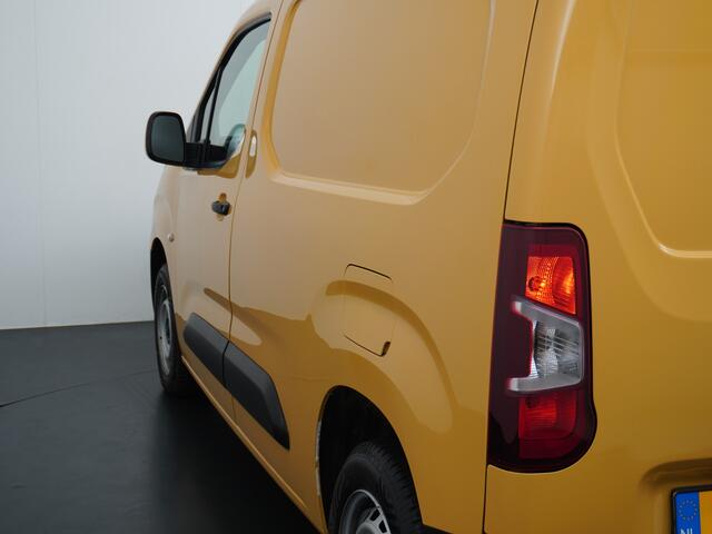 Opel COMBO 1.5CDTI EURO6 9x Op voorraad! 3-Persoons Airco Cruise Control Bluetooth Elektr.ramen Elektr.spiegels+Verwarmd Centr.Vergr+ab. L1H1 Edition Schuifdeur Betonplex vloer Lat om Lat betimmering