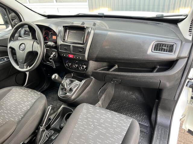 Opel COMBO 1.3 CDTi L2H1 BTW BPM VRIJ Maxi Trekhaak 1000kg trekgewicht Parkeersensoren achter Verlengt Telefoonverbinding 1e Eigenaar Euro 6 Bpm vrij voor particulier gebruik!!