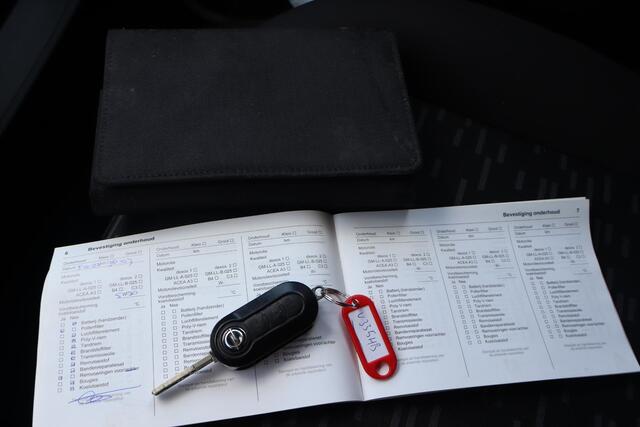 Opel COMBO 1.6 CDTi L2H1 Sport Airco, Cruise control, Rechter zijdeur, Trekhaak, Navigatie